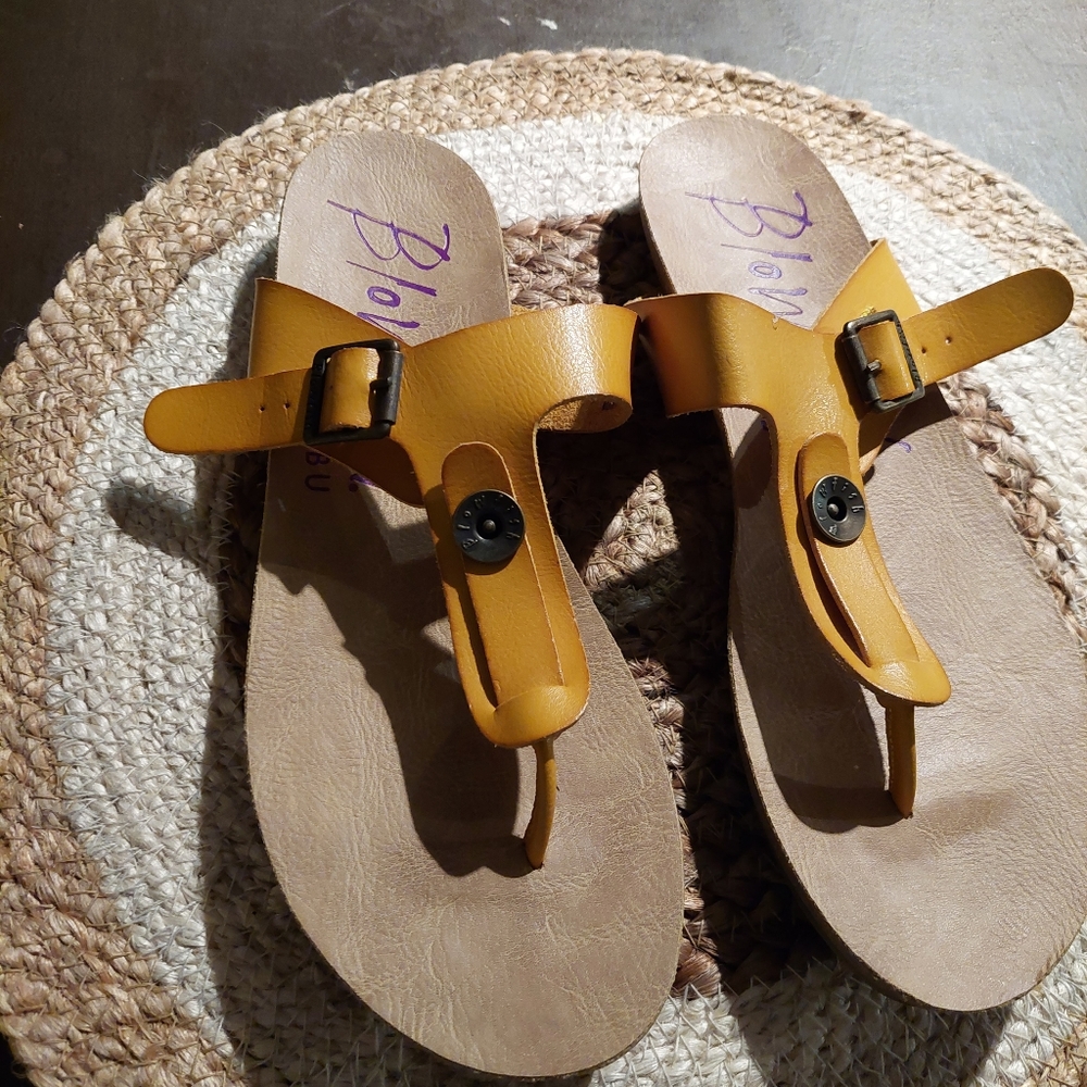 Sandles